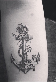 小臂船锚小清新花卉纹身图案