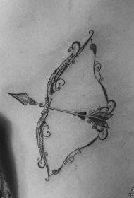 侧腰性感弓箭纹身图案