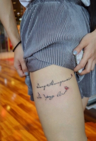 腿部英文字母纹身图案