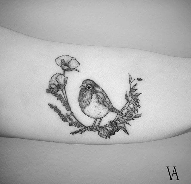 一组黑白风格的小动物纹身图案