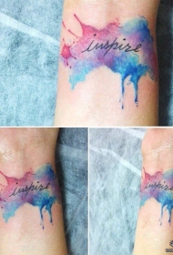 手腕字母泼墨小清新纹身图案