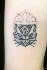 小臂点刺小清新猫纹身图案