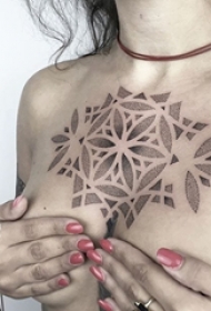 一组黑白点刺风格简单个性线条纹身图案