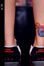 脚踝彩色泼墨米老鼠纹身图案