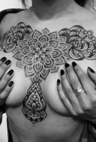 男生黑白纹身点刺技巧几何元素纹身简约线条纹身图案