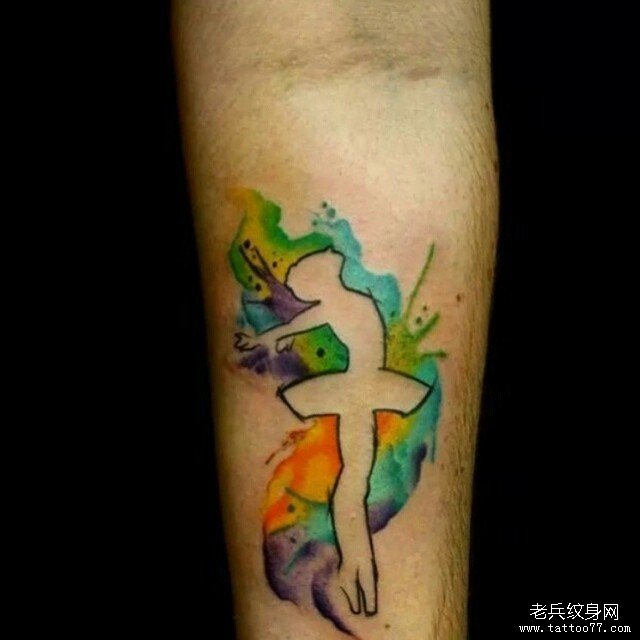 小臂泼墨舞女彩色纹身图案