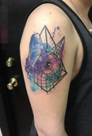 手臂上彩绘技巧渐变几何元素简约个性线条狐狸纹身动物图片