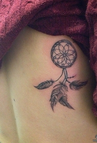 侧腰黑灰欧美捕梦网纹身图案