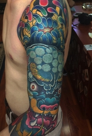 传统唐狮彩菊花臂纹身