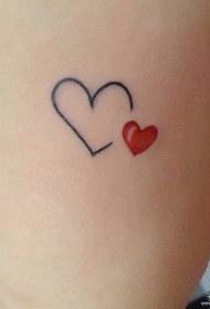 大臂小清新心形纹身图案