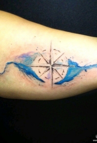 大臂泼墨指南针彩绘纹身图案