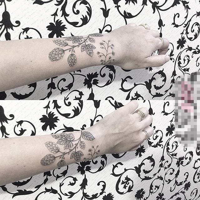 一组黑白灰风格简约款简单个性线条纹身图案大全