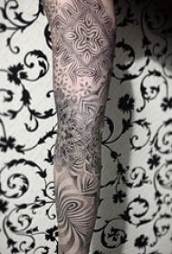 一组黑白灰风格简约款简单个性线条纹身图案大全