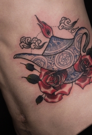 腰部实现愿望的阿拉丁神灯纹身图案