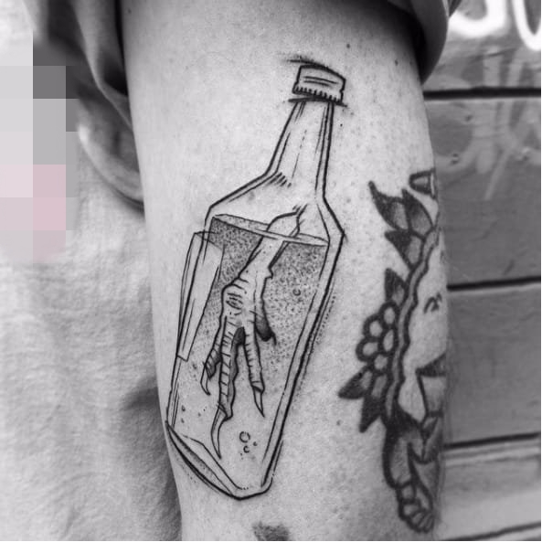 一组关于动物和人物的黑白纹身点刺技巧简约线条纹身图案