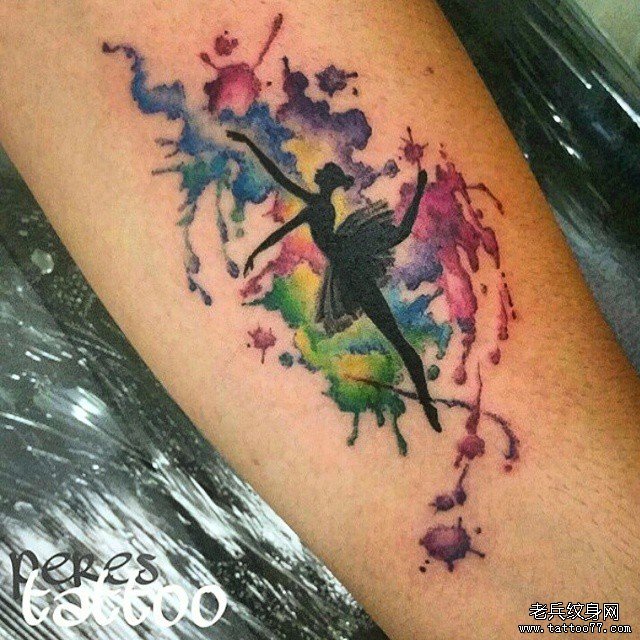 小腿泼墨欧美舞女纹身图案