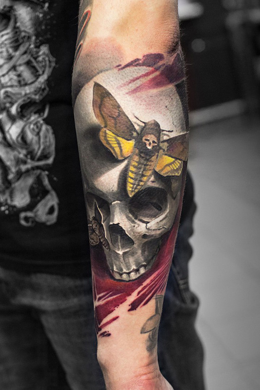 手臂骷髅飞蛾彩绘纹身图案