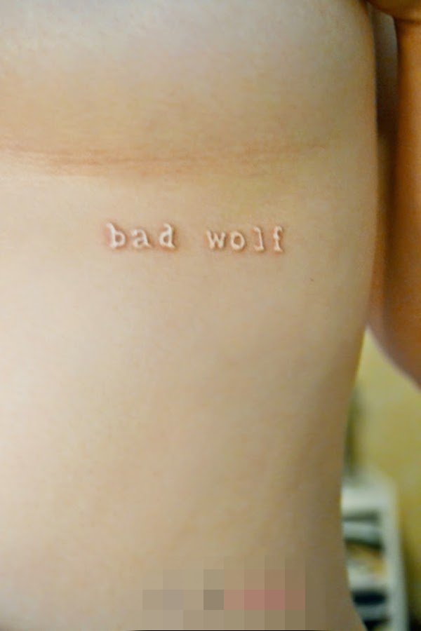 简约线条立体白色简单几何纹身图案