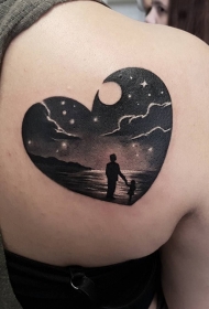 后背心形夜空纹身图案