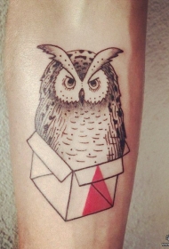 小臂猫头鹰盒子纹身图案