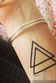 15款黑白灰风格简洁个性的符号纹身图案