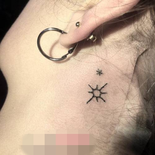 一组黑白灰风格简单个性线条几何小清新纹身图案