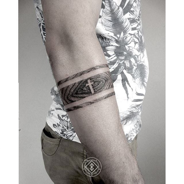 一组黑白点刺技巧简约线条几何元素纹身图案大全