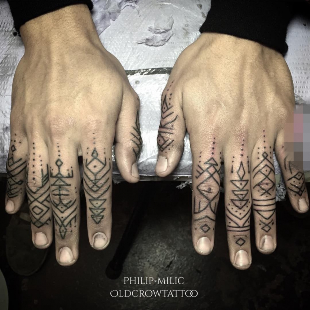 一组手指上黑白简单个性线条纹身图案大全