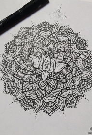 欧美梵花线条纹身图案手稿