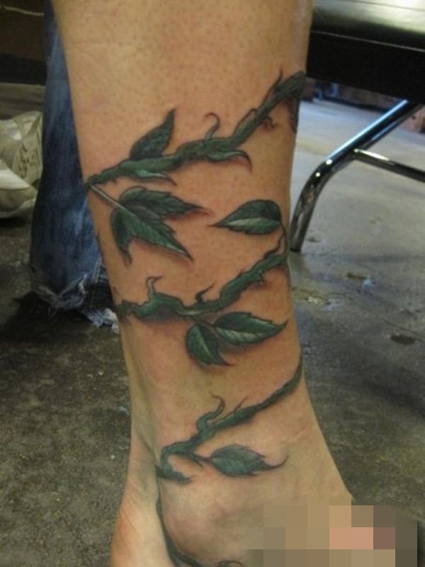 12款和秋天有关的小叶子纹身图案