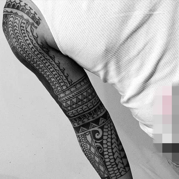 15款黑白灰风格几何元素简约线条满臂花臂纹身图案大全