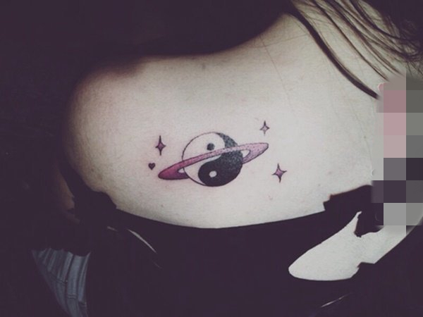 黑白线条轮廓阴阳纹身图案