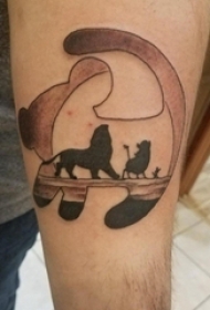 手臂上黑白点刺技巧抽象线条动物纹身图片