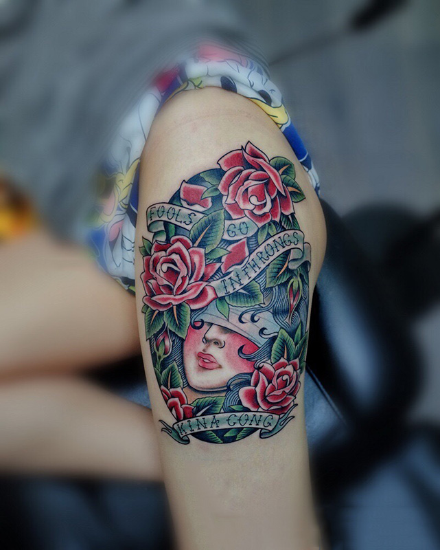 大腿old school玫瑰女郎彩绘纹身图案