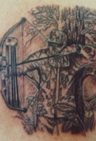 肩部现代猎人弓纹身图案