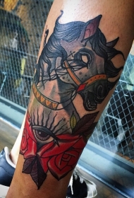 old school彩色马与眼睛和玫瑰纹身图案