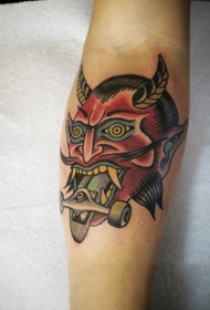 手臂old school彩色小魔鬼滑板纹身图案