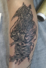 小腿壮观的黑色埃及神像纹身图案