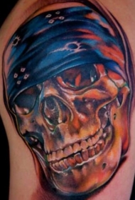 大臂彩色的骑士骷髅纹身图案
