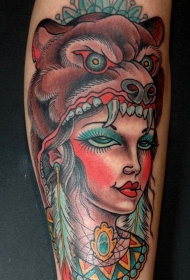 ,old school彩色部落妇女肖像与熊头盔纹身图案