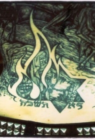 背部犹太风格火焰星星纹身图案