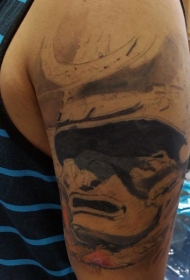 大臂卡通白色神秘武士面具纹身图案