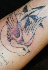 手臂手臂五角星和麻雀纹身图案