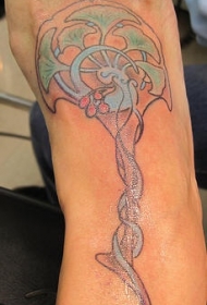 脚背彩色蘑菇叶子纹身图案