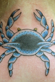 颈部蓝色与灰色螃蟹纹身图案