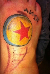 脚背彩色五角星小球纹身图案