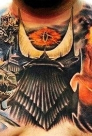 胸部华丽写实逼真恶魔战斗彩色纹身图案
