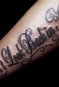 手臂英文字母警告语纹身图案