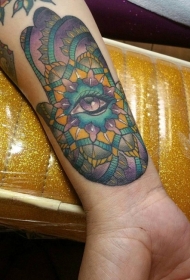 手臂不可思议的五彩神秘Hamsa纹身