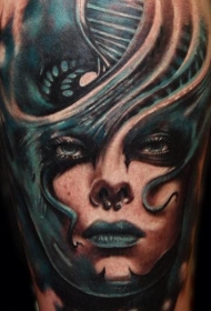 彩色女性肖像纹身